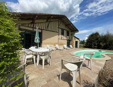 Piscine et jardin au gîte "La Parenthèse" à Labastide d'Armagnac - Landes