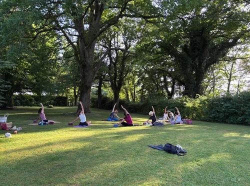 Séance de yoga avec Corinne à La Parenthèse - Labastide d'Armagnac